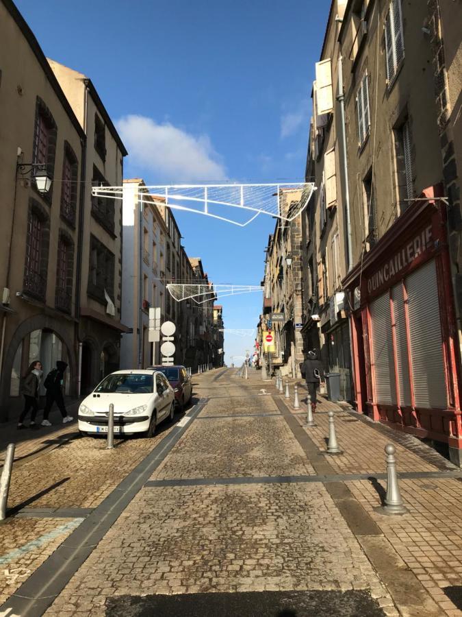 3 Chambres En Lit Double, 6 Personnes, Dans Appartement Entierement Renove, 70 M2 , Wifi,Climatisation, Tres Calme , Tout Equipe,Lit Bebe Clermont-Ferrand Dış mekan fotoğraf